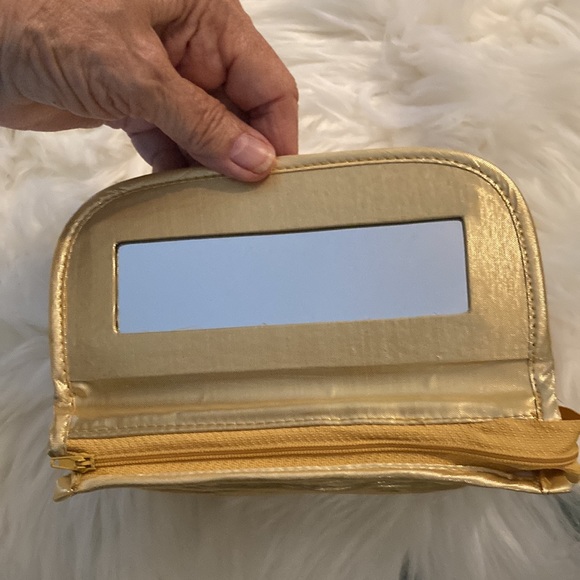 Unbranded gold gathered lame evening bag w/zip close, inside mirror $9 - Picture 7 of 11